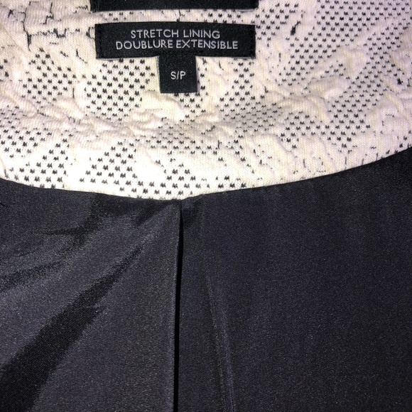 RW & Co Short Blazer - Picture 9 of 9